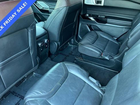 Used 2022 Ford Explorer Platinum w/ Equipment Group 601A image 12