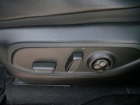 Used 2023 Jeep Grand Cherokee Limited w/ Black Appearance Package image 20