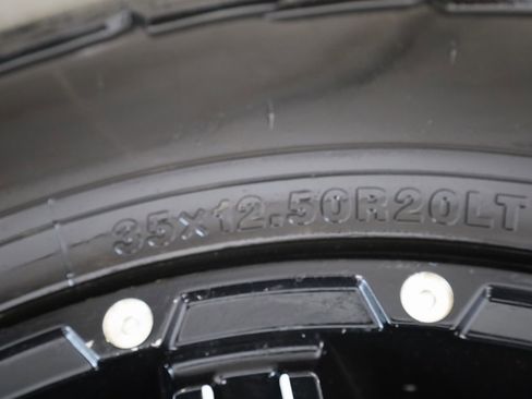 Used 2022 GMC Sierra 2500 AT4 image 36