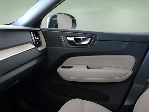 New 2026 Volvo XC60 B5 Plus w/ Protection Package Premier image 12