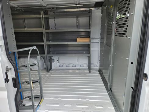 Used 2025 RAM ProMaster 2500 w/ Convenience Group FWD image 13