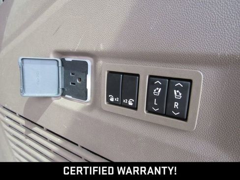 Certified 2022 GMC Yukon XL Denali w/ Denali Ultimate Package AWD/4WD image 36
