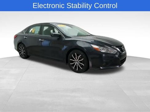 Used 2018 Nissan Altima 2.5 SV image 9