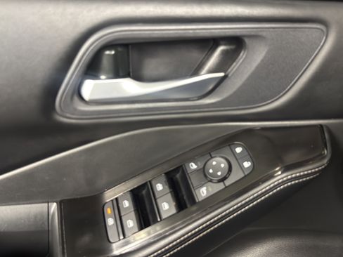 Used 2025 Nissan Rogue SV FWD image 14
