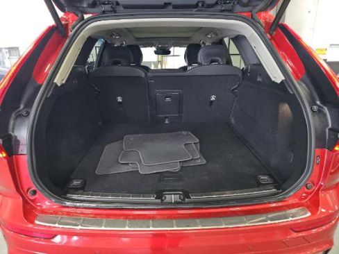 Used 2023 Volvo XC60 B5 Plus AWD/4WD image 9