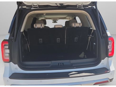 Used 2024 Ford Expedition Limited image 14