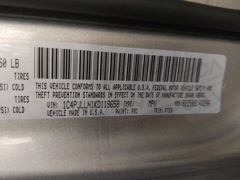 Used 2019 Jeep Cherokee Latitude Plus FWD image 33