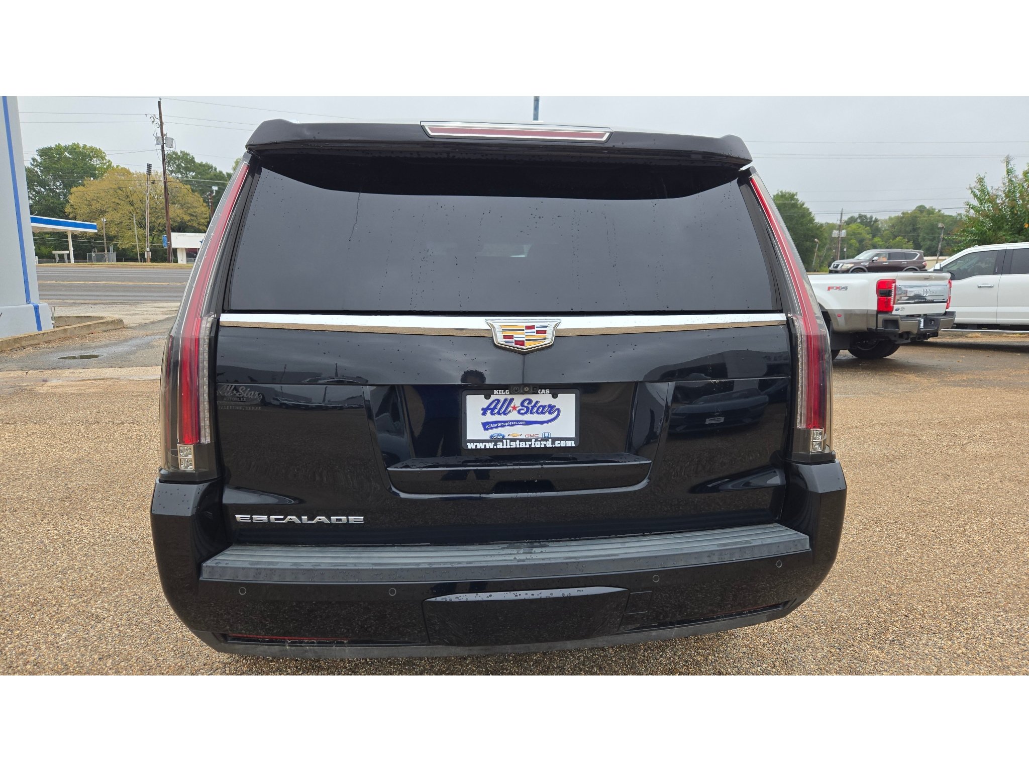 Used 2019 Cadillac Escalade Premium Luxury RWD image 4