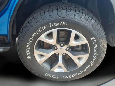 Used 2017 Jeep Cherokee Trailhawk w/ Comfort/Convenience Group AWD/4WD image 14