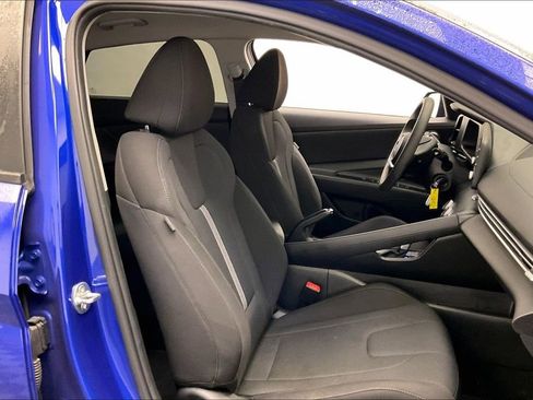 Certified 2024 Hyundai Elantra SE image 6