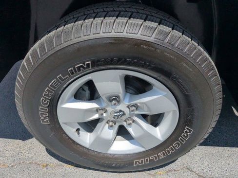 Used 2020 RAM 1500 Classic SLT w/ Luxury Group RWD image 19
