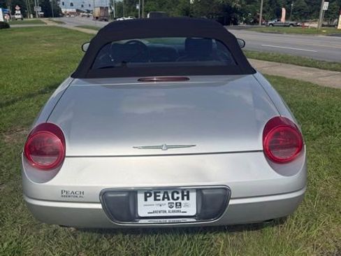 Used 2005 Ford Thunderbird RWD image 12