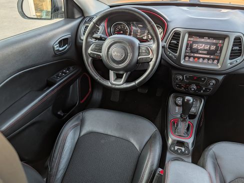 Used 2018 Jeep Compass Trailhawk w/ Cold Weather Group image 9