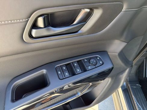 New 2026 Nissan Pathfinder SV image 17