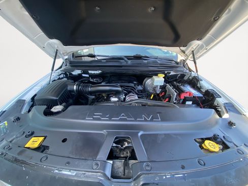 Used 2019 RAM 1500 Big Horn image 32