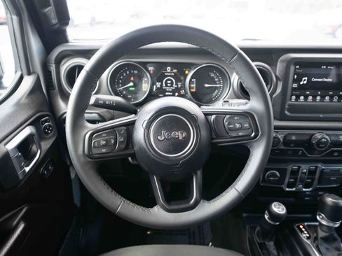 Used 2023 Jeep Wrangler Unlimited AWD/4WD image 21