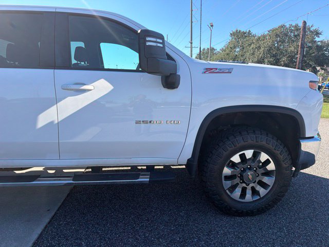 Used 2022 Chevrolet Silverado 2500 LT w/ Convenience Package AWD/4WD image 10