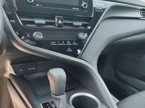 Used 2022 Toyota Camry LE w/ Carpet Mat Package (TMS) FWD image 18