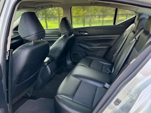 Used 2020 Nissan Altima 2.5 SR w/ Premium Package image 9