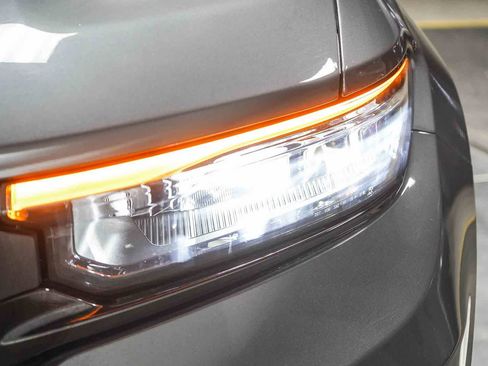 Used 2023 Jeep Grand Cherokee Trailhawk image 7