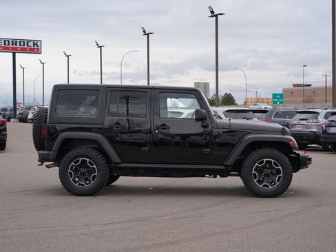 Used 2015 Jeep Wrangler Unlimited Rubicon image 2
