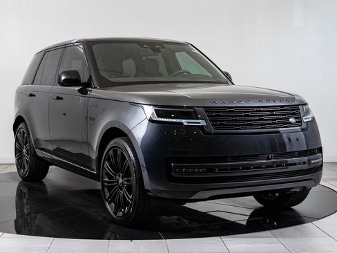 Used 2025 Land Rover Range Rover SE AWD/4WD image 12