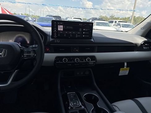 New 2026 Honda Pilot Touring image 21