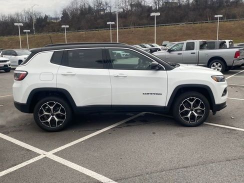 New 2026 Jeep Compass Limited image 9