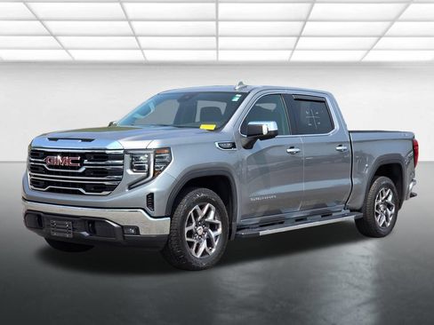 Used 2023 GMC Sierra 1500 SLT w/ SLT Premium Package AWD/4WD image 2