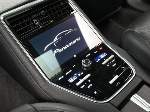 Certified 2022 Porsche Panamera Platinum Edition image 27