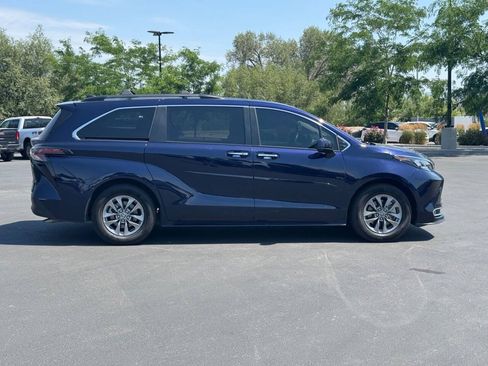 Used 2024 Toyota Sienna XLE w/ XLE Plus Package AWD/4WD image 8