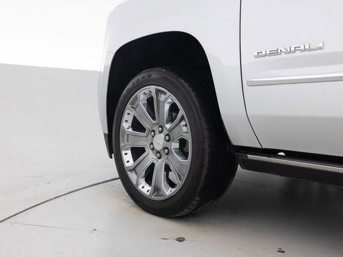 Used 2016 GMC Yukon XL Denali w/ Open Road Package AWD/4WD image 17