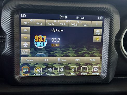 Used 2023 Jeep Wrangler Unlimited Sahara w/ Cold Weather Group AWD/4WD image 19