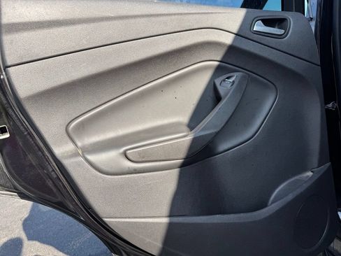 Used 2019 Ford Escape SE FWD image 12