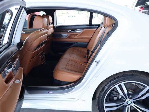 Used 2016 BMW 750i RWD image 29