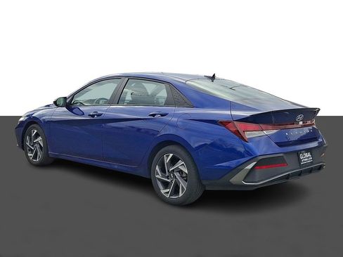 Used 2025 Hyundai Elantra Sport image 5