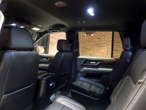 Used 2025 GMC Yukon Denali image 15