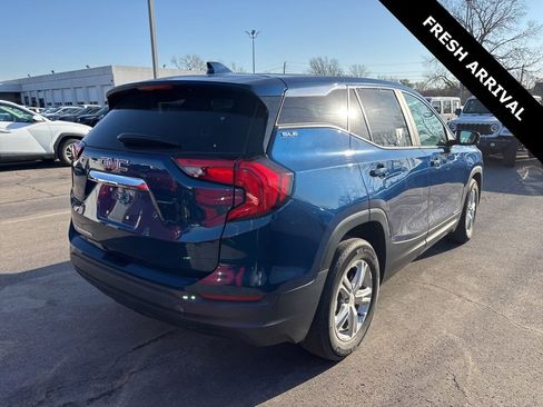 Used 2021 GMC Terrain SLE image 2