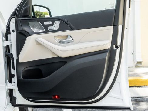 Used 2024 Mercedes-Benz GLE 53 AMG 4MATIC image 32