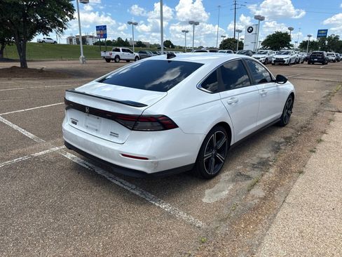 Used 2025 Honda Accord Sport image 5