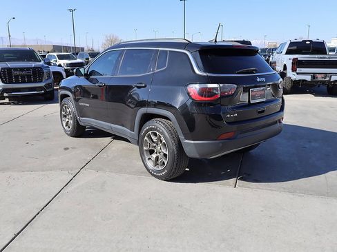 Used 2017 Jeep Compass Limited image 4