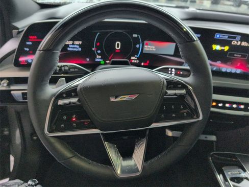 Used 2026 Cadillac Lyriq V image 9
