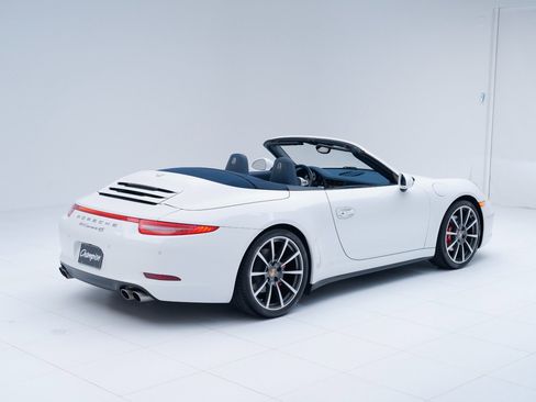 Certified 2015 Porsche 911 Carrera 4S image 9