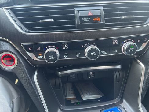 Used 2019 Honda Accord Touring image 9