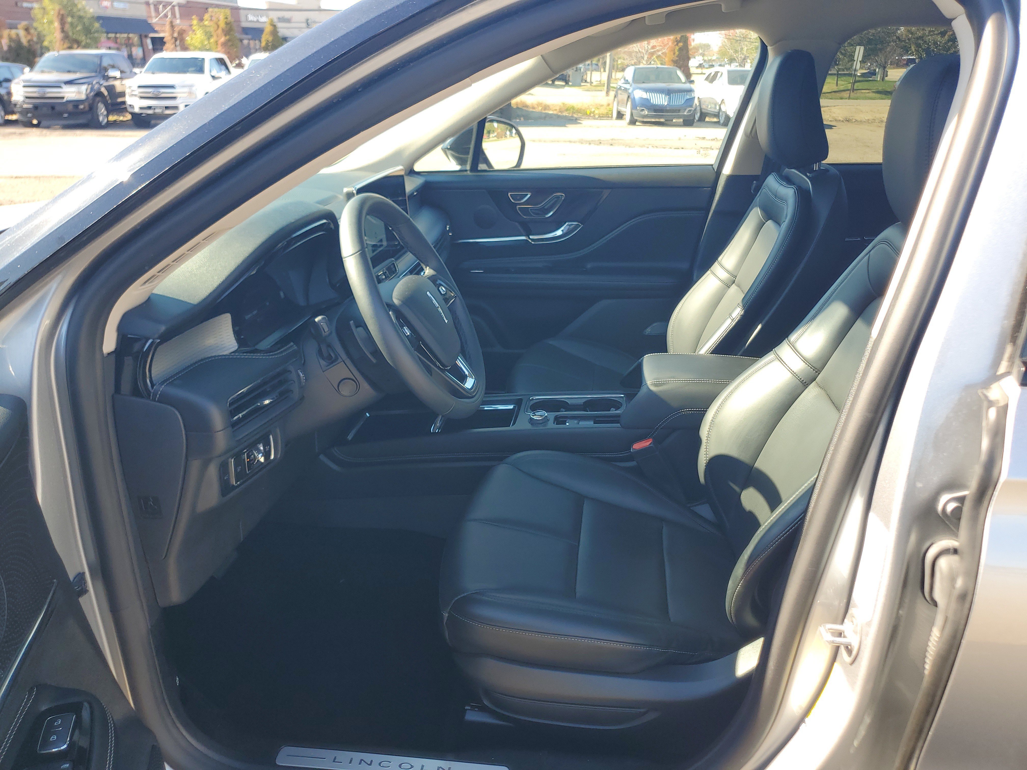 Used 2024 Lincoln Corsair AWD w/ Equipment Group 101A image 12