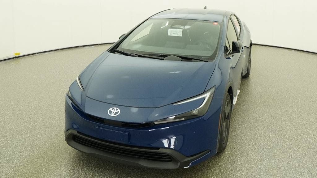 New 2027 Toyota Prius LE FWD image 3
