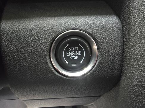 Used 2025 GMC Acadia Elevation image 17