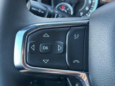 Used 2025 RAM 1500 Laramie AWD/4WD image 36
