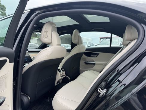 Used 2023 Mercedes-Benz C 300 4MATIC Sedan image 16