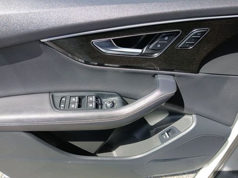 Used 2025 Audi Q7 3.0T Premium Plus image 11